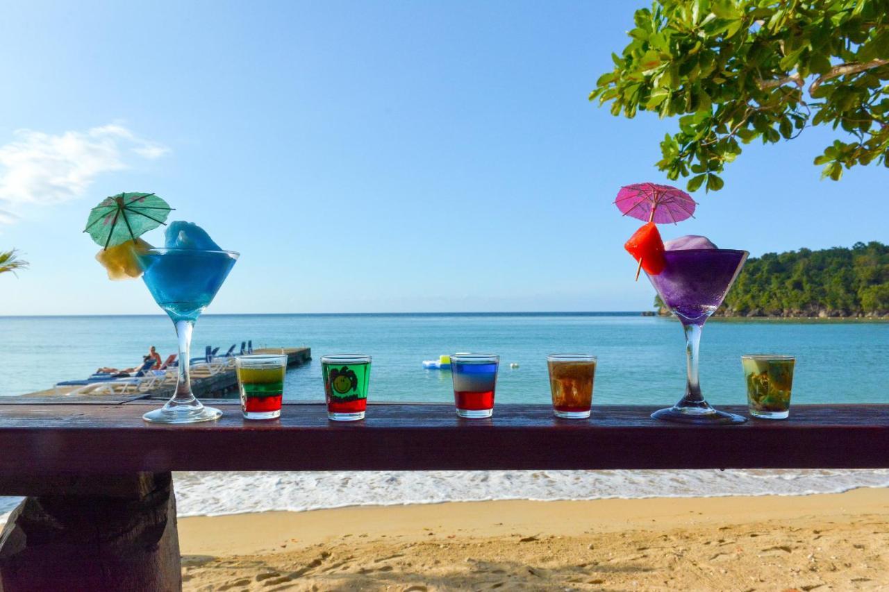 Beach Front Hotel Ocho Rios Exterior foto